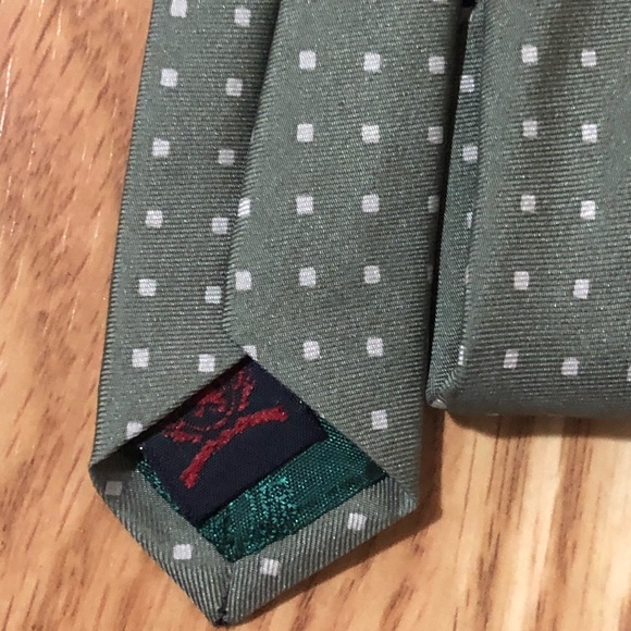 Tommy Hilfiger Tie Green/Pattern 100% Silk EUC - Picture 6 of 6